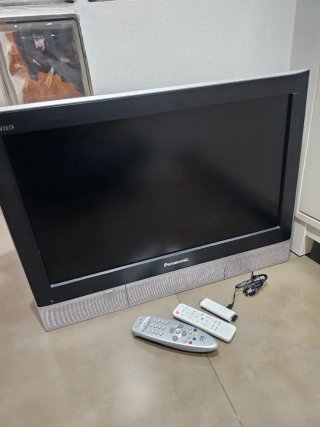 TV Panasonic 26 + Android TV Stick