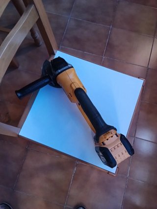 AMOLADORA RADIAL DEWALT DCG412