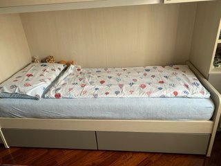 Struttura letto a castello con armadio e scaletta