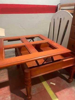 Mesa de centro de madera con cristales