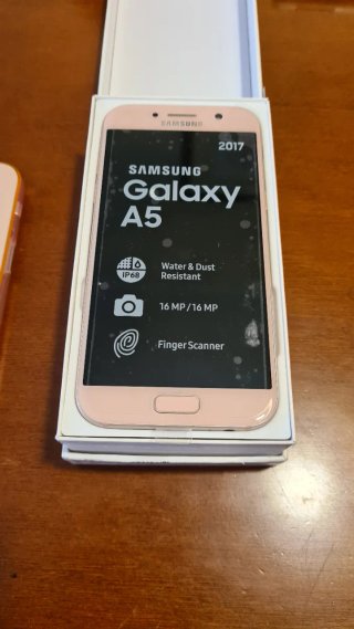Samsung Galaxy A5 2017 SM-A520F con funda original