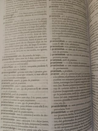 Diccionario de latín editorial vox