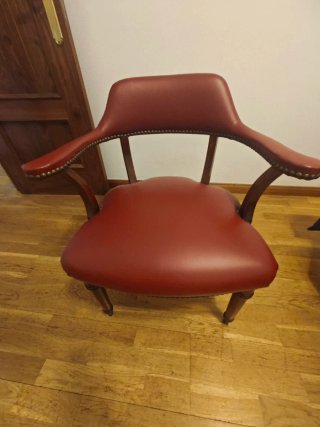 Sillón clásico piel y madera
