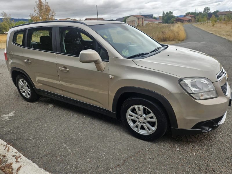 Chevrolet Orlando 2012 - foto 1
