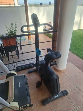 Bicicleta estática negra