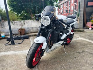 Yamaha R6r Blanca y Roja