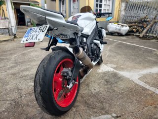 Yamaha R6r Blanca y Roja