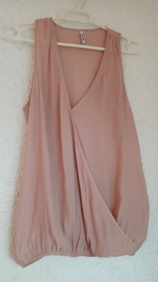 Blusa Stradivarius rosa sin mangas