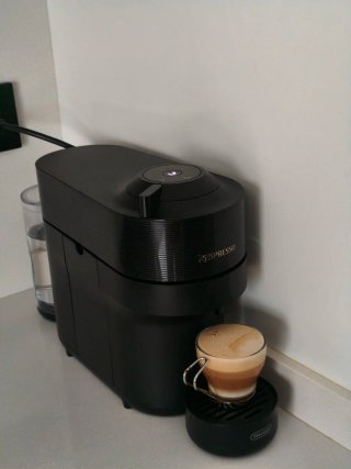 Cafetera Nespresso Vertuo Pop Negra