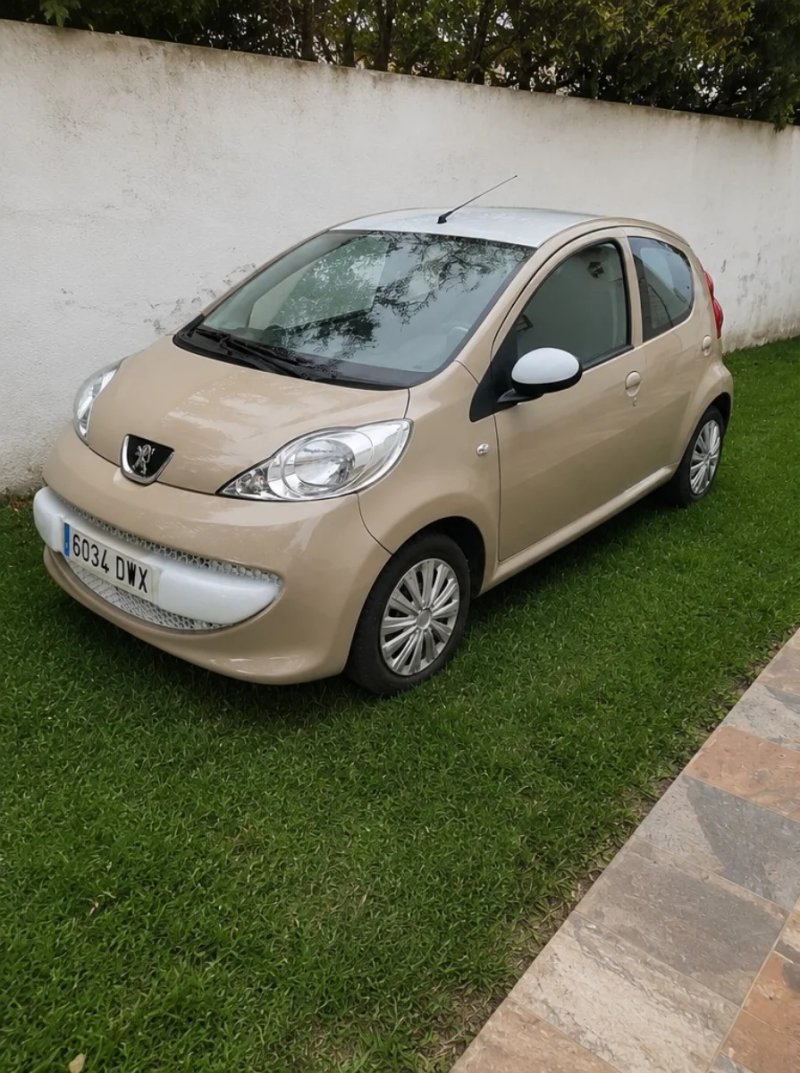 Peugeot 107 2006 - foto 1