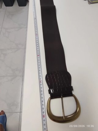 Cinturón elástico ancho con hebilla dorada