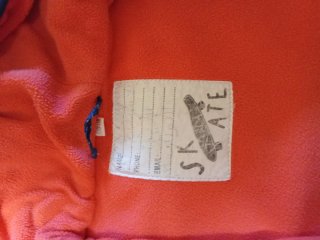 Chaqueta infantil azul con forro rojo