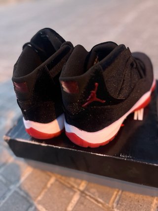 Jordan 11 Negro/Rojo