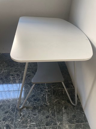 Mesa estudio blanca y gris IKEA