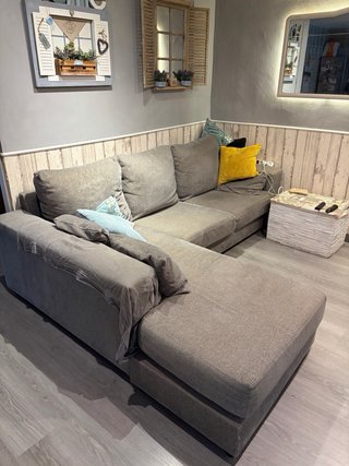 Sofá Chaiseloungue gris hidrófugo
