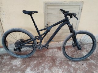 Bicicleta de montaña doble suspensión
