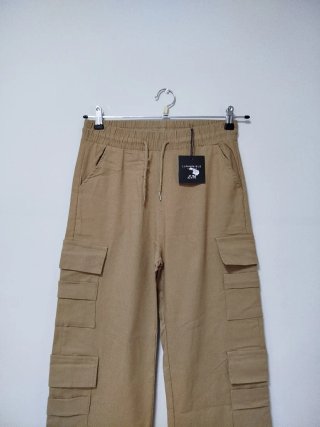 Pantalón cargo recto beige Talla L