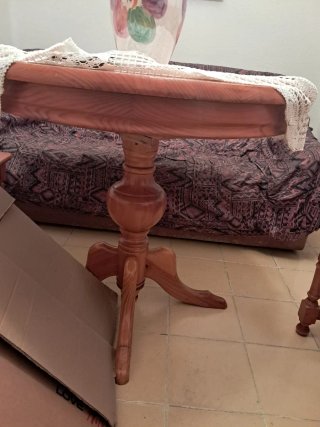 Silla de madera estilo rústico
