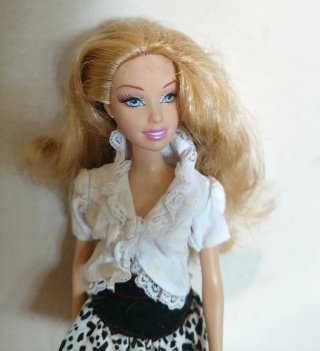 Bambola Barbie + vestitino verde