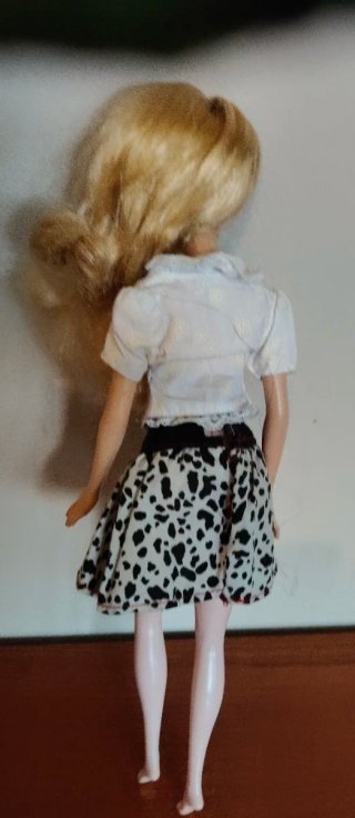 Bambola Barbie + vestitino verde