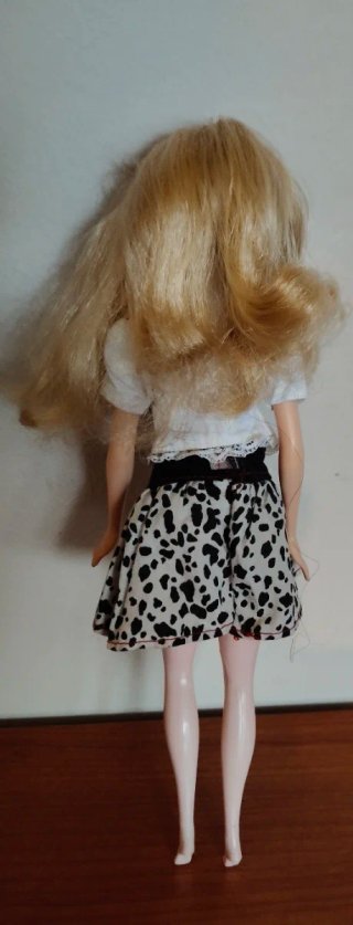 Bambola Barbie + vestitino verde
