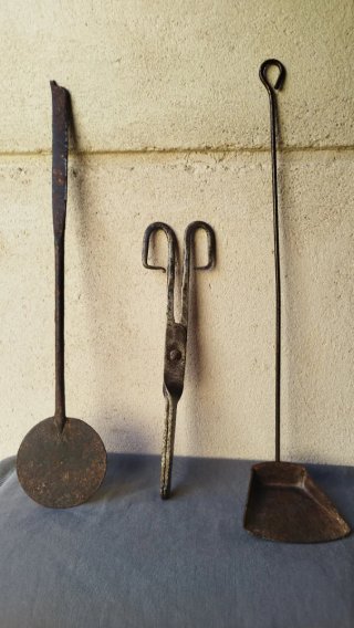Juego de chimenea antiguo