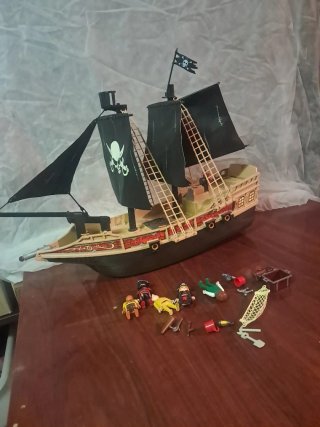 Barco Pirata Playmobil con Figuras
