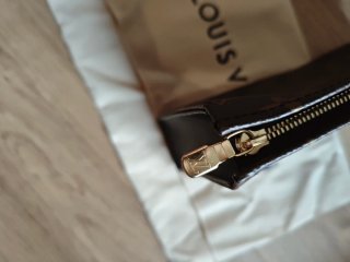 Pochette Louis Vuitton Marrón Monogram