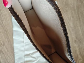 Pochette Louis Vuitton Marrón Monogram