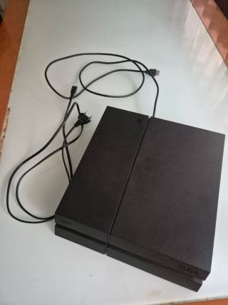 PlayStation 4 + Mando NO original.