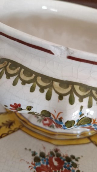 Zuppiera in ceramica decorata