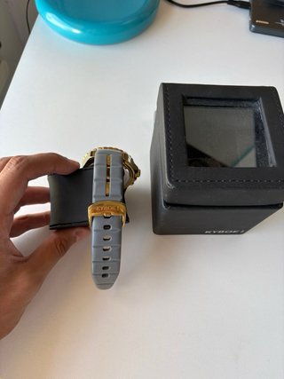 Reloj Kyboe! Dorado y Gris
