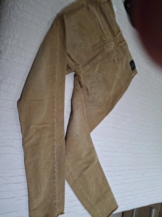 Pantalón corduroy beige