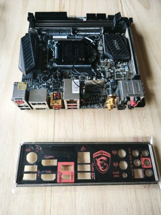Placa base Micro ATX MSI Z270I Carbon AC