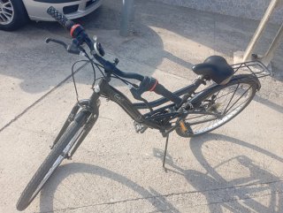 Bicicleta de paseo negra