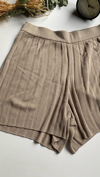 Pantalon corto beige de punto