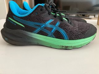 Zapatillas Asics Talla 39 Negras y Verdes