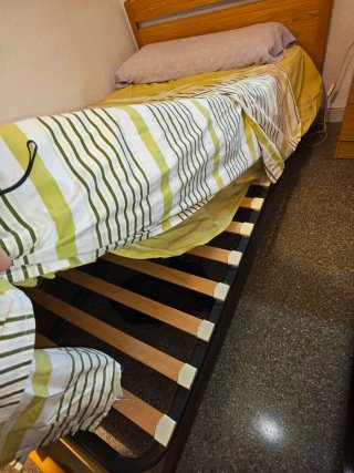 Armario y Cama Somier Madera