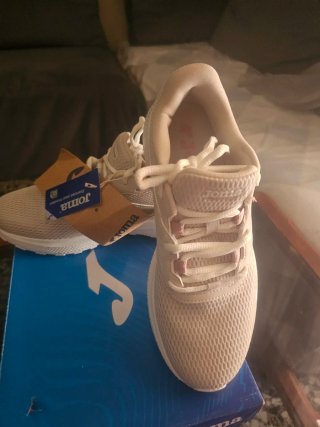 Zapatillas Joma Beige y Blancas