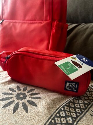 Mochila Oxford Roja Sin Estrenar con etiqueta.