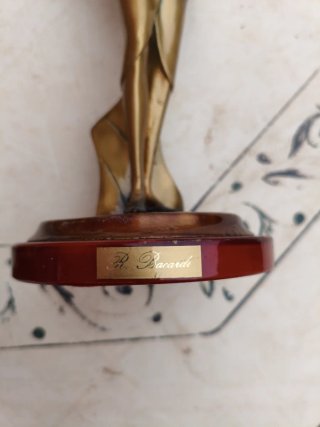 Figuras R. Bacardi