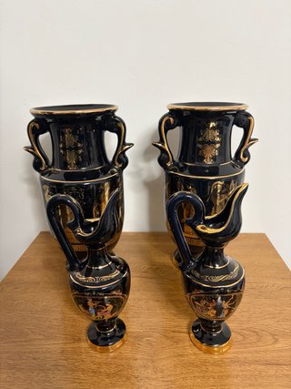 Juego de 4 jarrones negros y dorados