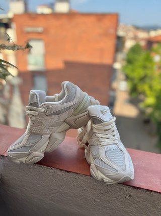 New Balance 9060 Beige/Gris