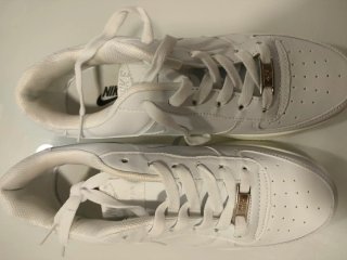 Zapatillas deportivas blancas chica