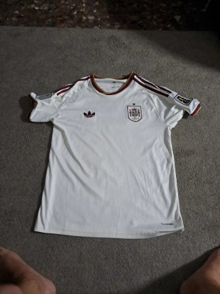 Camiseta Adidas España Talla L Puesta 1 VEZ !!!!