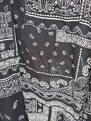 Camisa oversize unisex estampado bandana