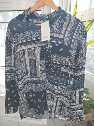 Camisa oversize unisex estampado bandana