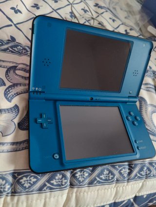 Nintendo DSi XL Azul