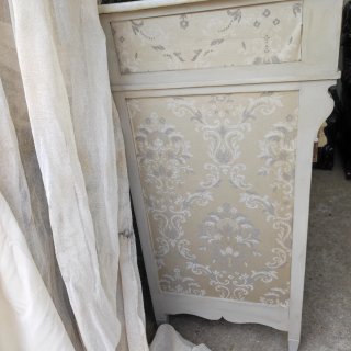 Cómoda antigua restaurada gran tamaño