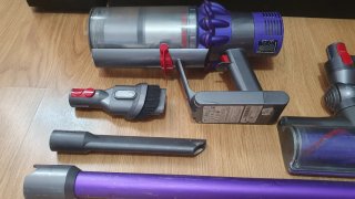 Dyson V10 + Accesorios